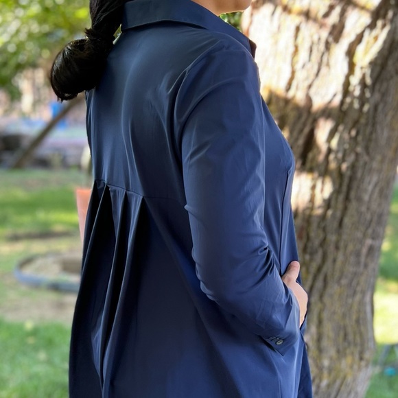 Classically Simple Navy Blouse - Picture 2 of 6